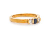 TIFFANY & CO, YELLOW GOLD, SAPPHIRE AND DIAMOND RING