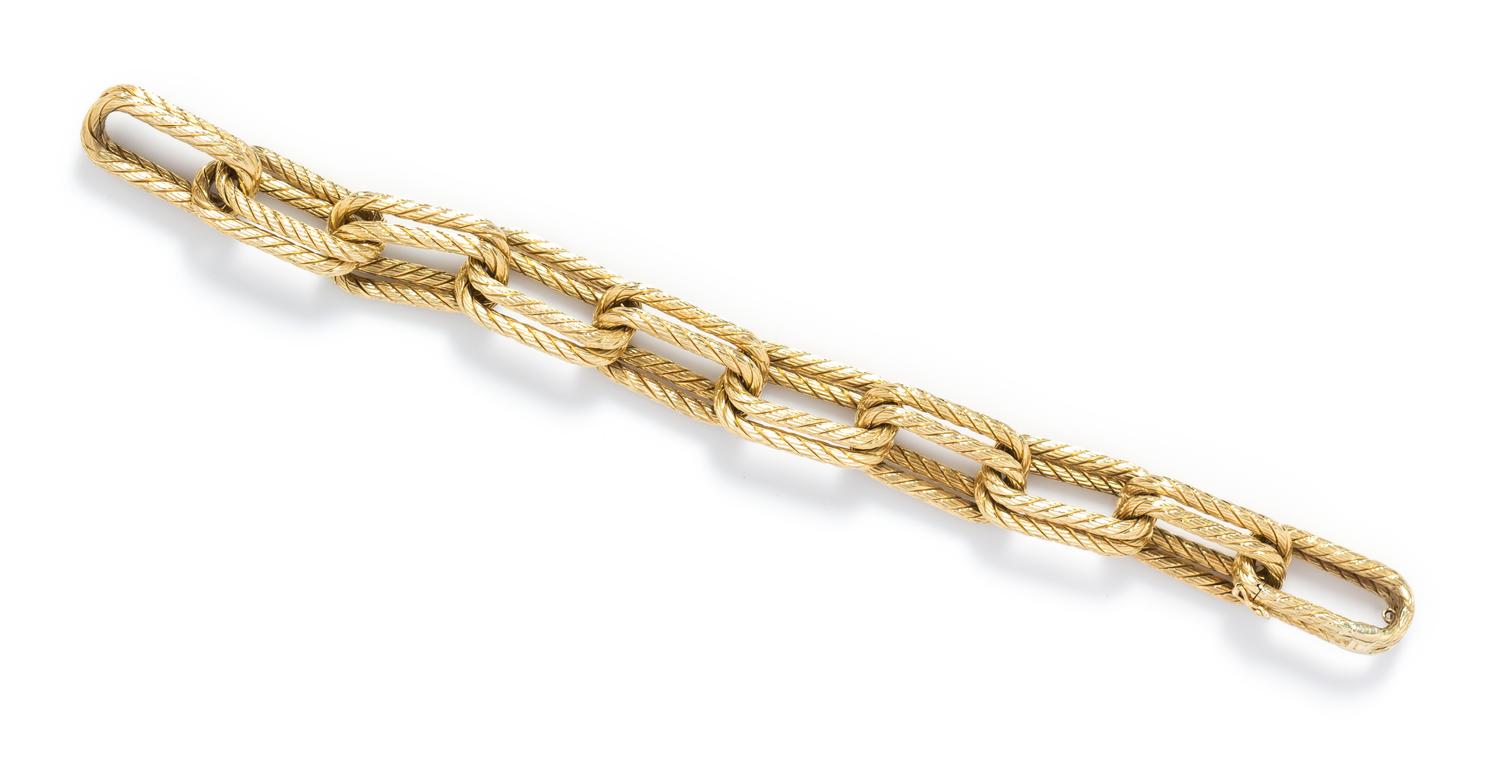 An 18 Karat Yellow Gold Fancy Link Bracelet, 37.50 dwts.