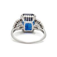 SAPPHIRE AND DIAMOND RING