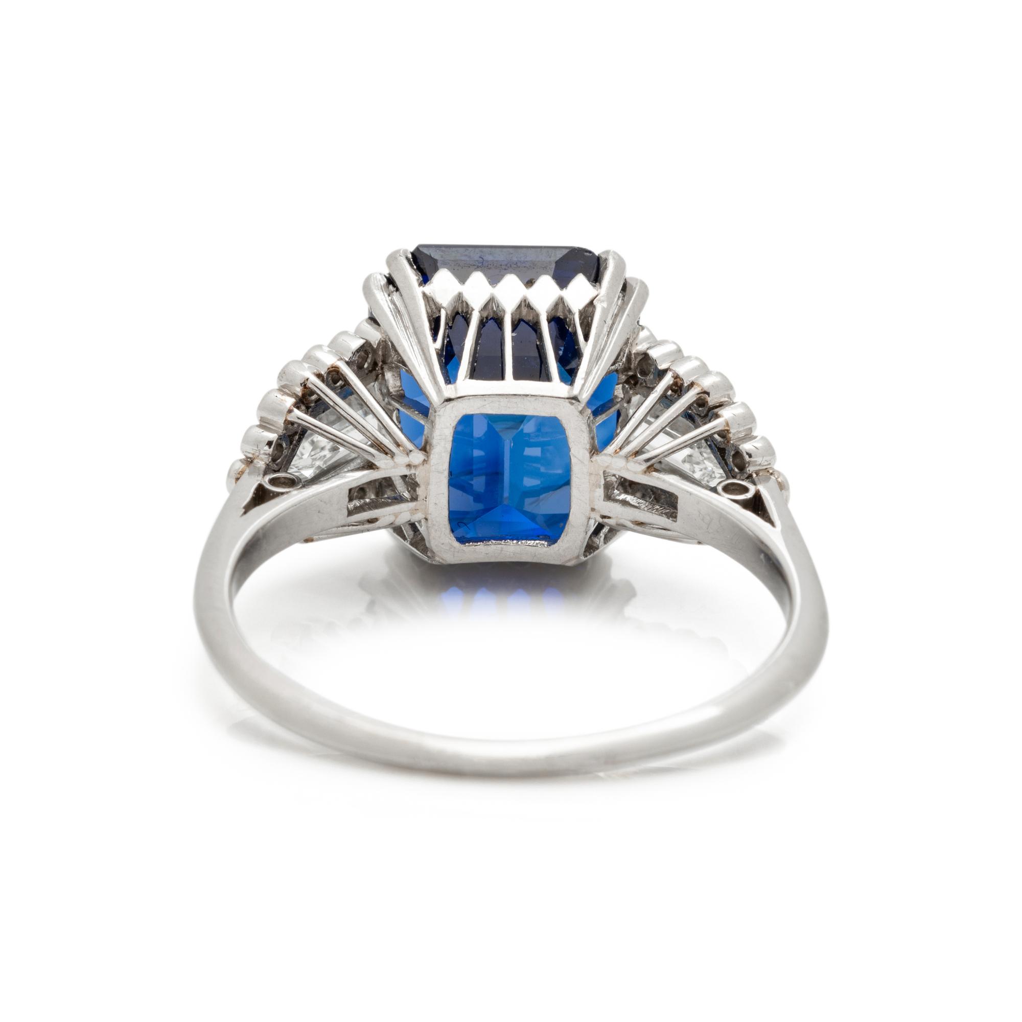 SAPPHIRE AND DIAMOND RING