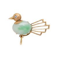 YELLOW GOLD AND JADE BIRD BROOCH