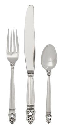An American Silver Flatware Service, International Silver Co., Meriden, CT, Royal Danish pattern, comprising: 13 dinner forks 15 salad