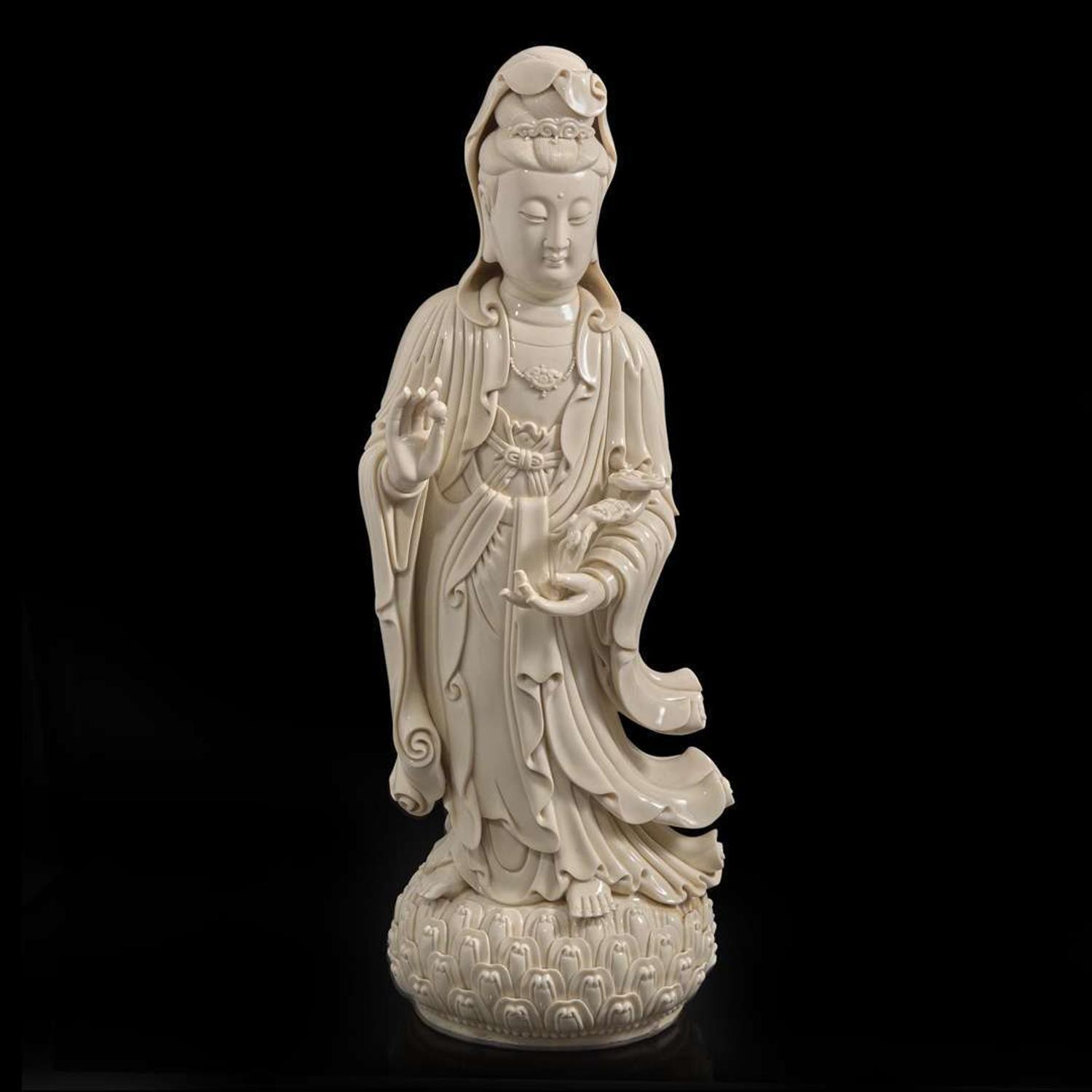 A large Dehua blanc de Chine figure of Guanyin 德化窑观音像 20th century ????