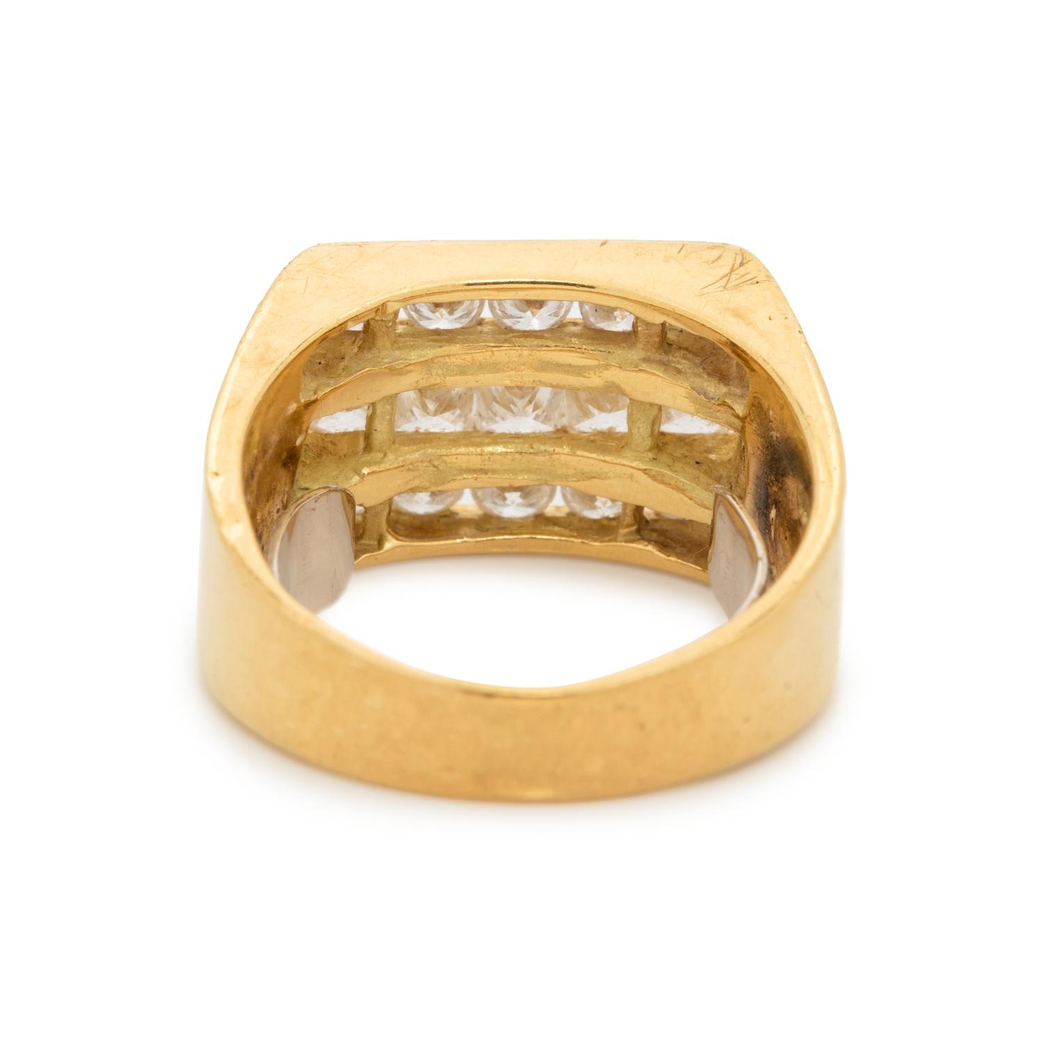 YELLOW GOLD AND DIAMOND RING