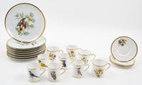 A Collection of Ornithological and Botanical Services Diameter of widest plate 8 inches. — 20TH CENTURY