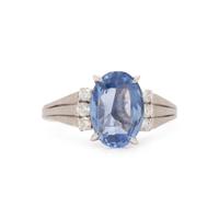 SAPPHIRE AND DIAMOND RING