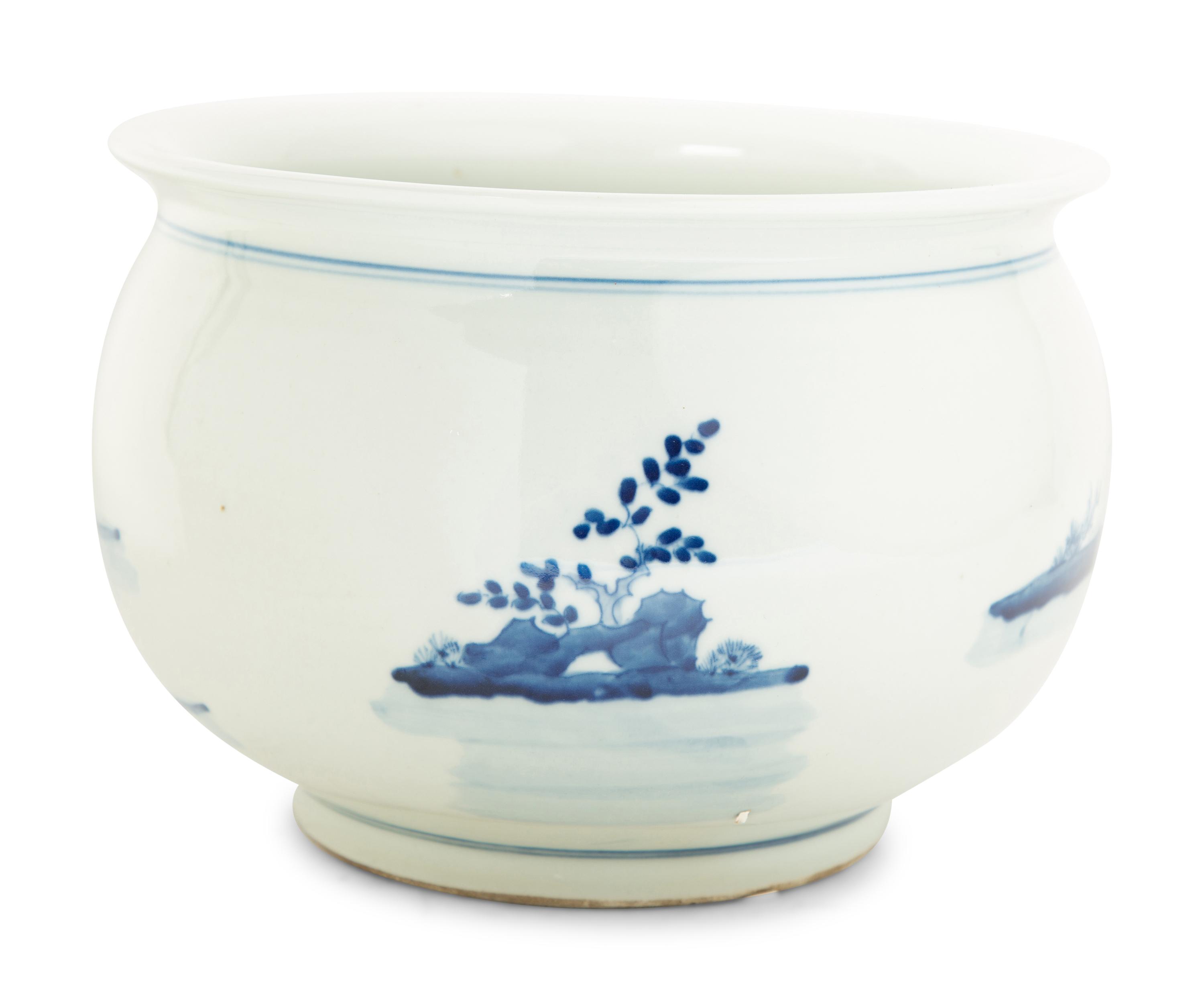 A Chinese Export Bowl — EARLY 20TH CENTURY