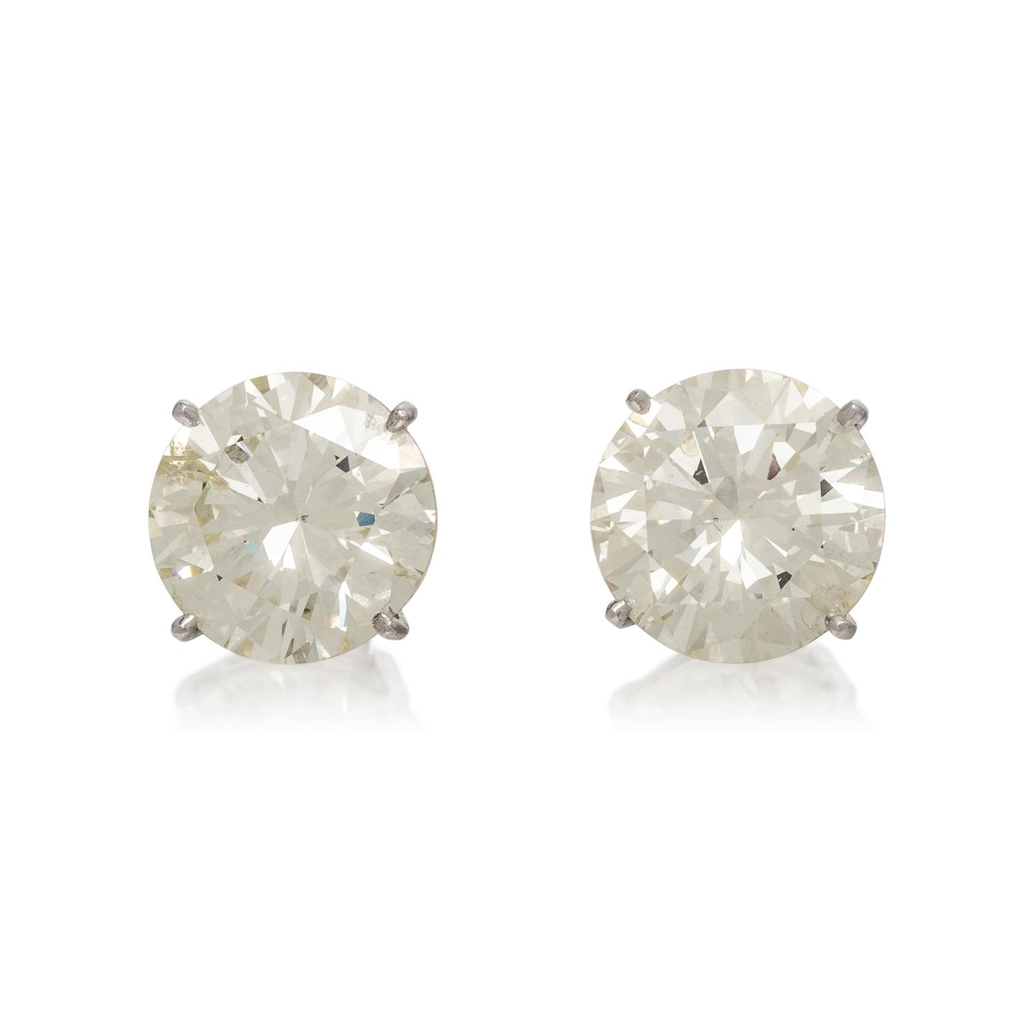DIAMOND STUD EARRINGS