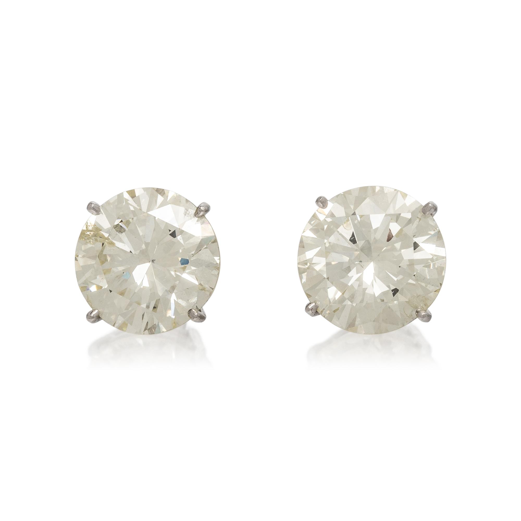 DIAMOND STUD EARRINGS