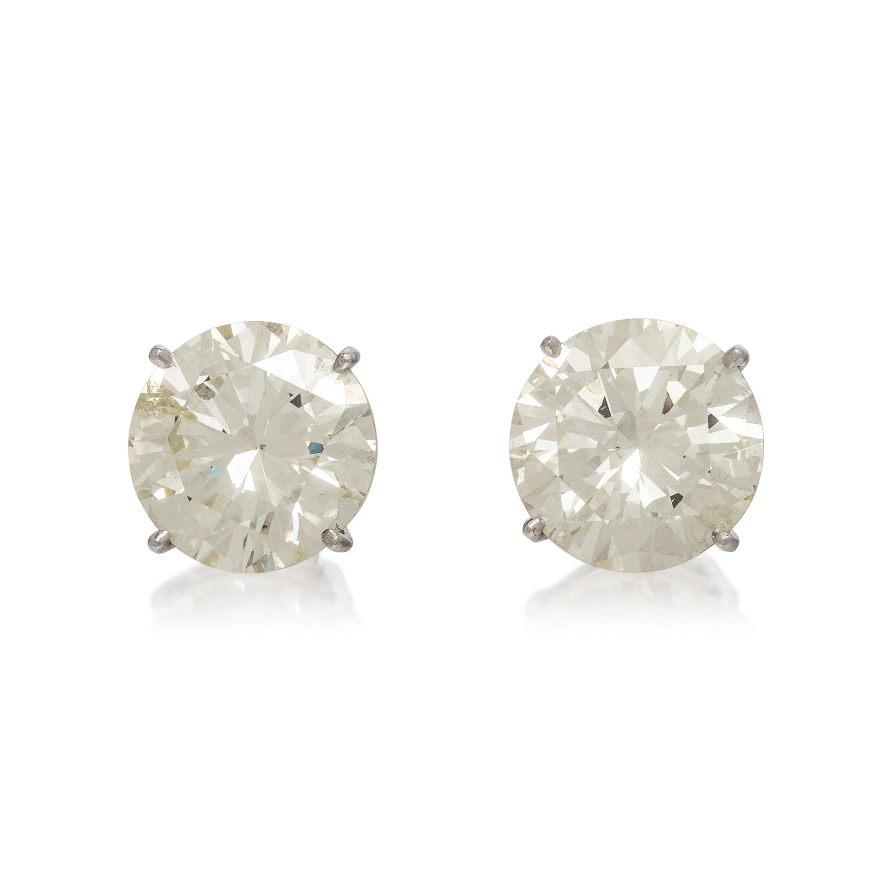DIAMOND STUD EARRINGS