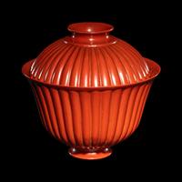A Fine Red Lacquer Inscribed 'Chrysanthemum' Tea Bowl and Cover, Qianlong Mark 乾隆年製款 朱漆御題詩菊瓣式蓋碗