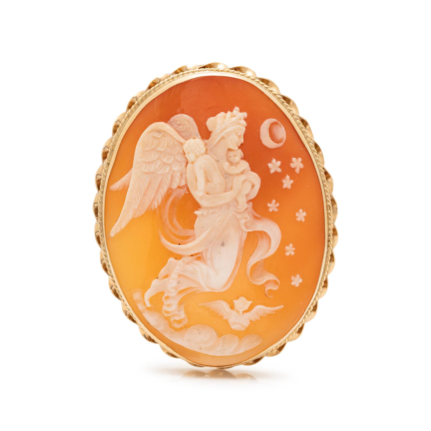 YELLOW GOLD AND SHELL CAMEO BROOCH