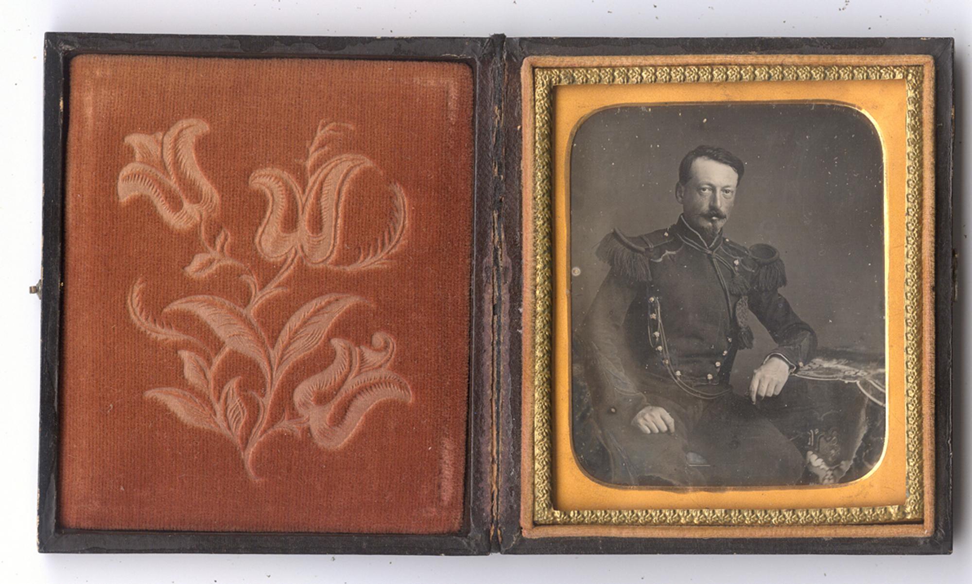 [Daguerreotype] Portrait of French Artilleryman