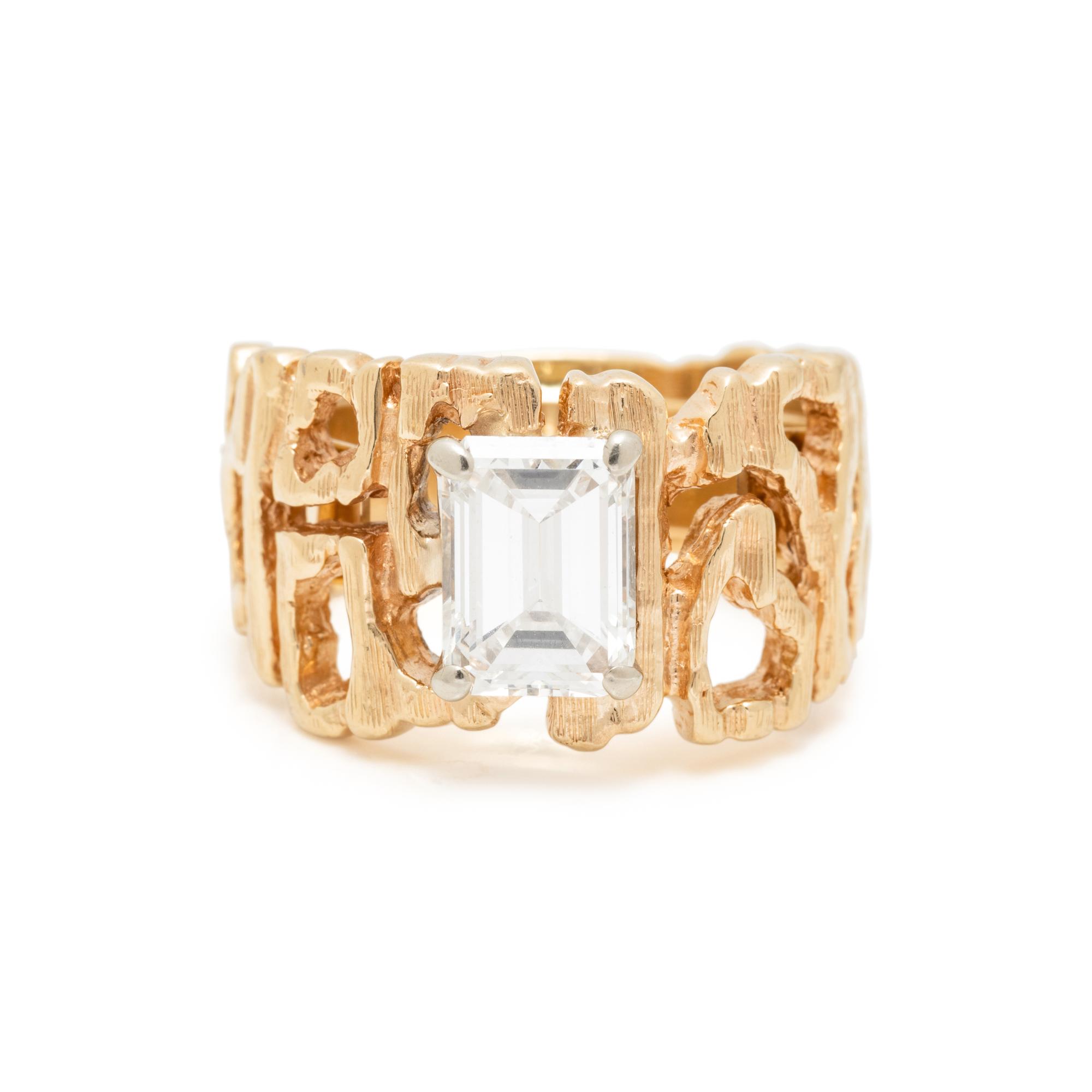 YELLOW GOLD AND DIAMOND RING