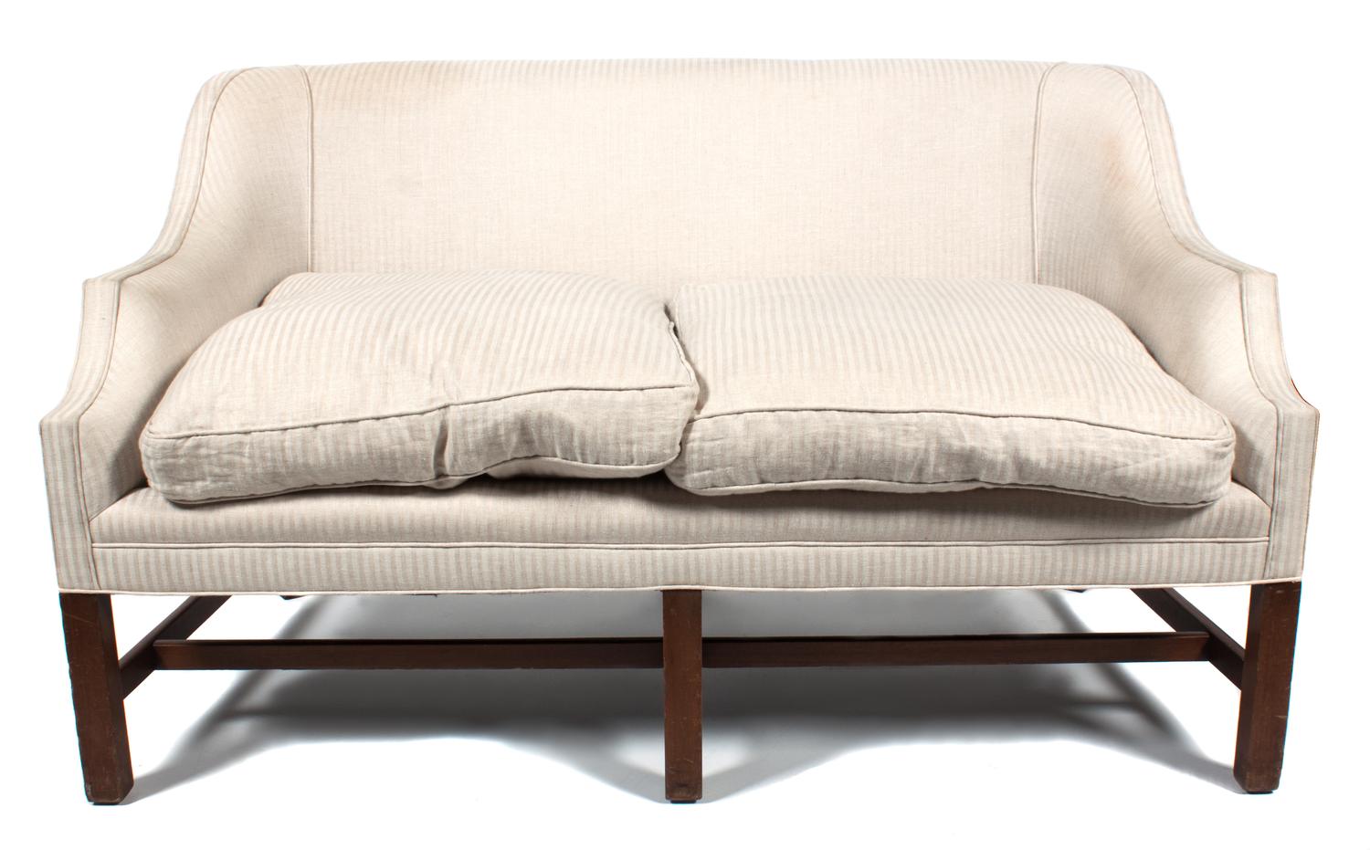 An English Georgian Style Mahogany Love Seat Height 30 1/4 x length 51 1/2 inches. — 20TH CENTURY