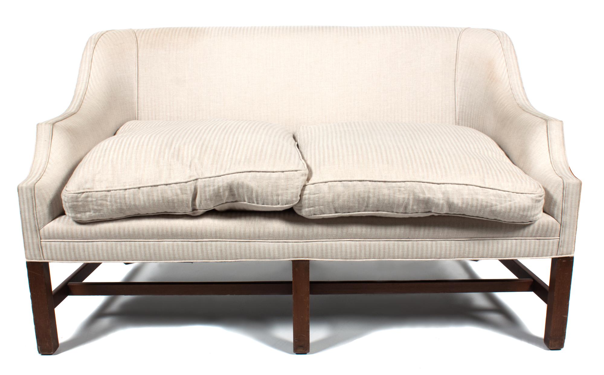 An English Georgian Style Mahogany Love Seat Height 30 1/4 x length 51 1/2 inches. — 20TH CENTURY