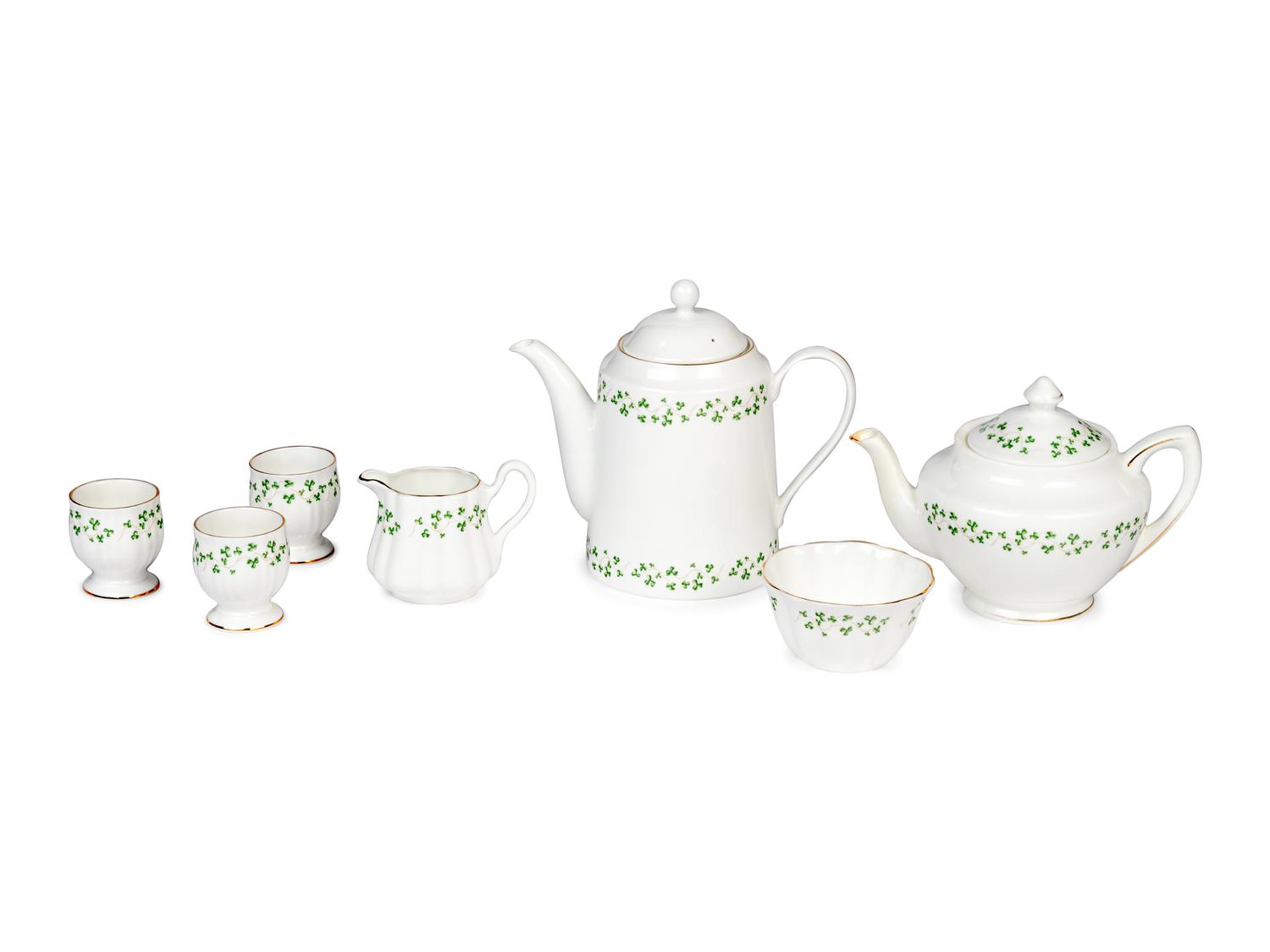 A Royal Tara Trellis Shamrock Porcelain Dinner Service