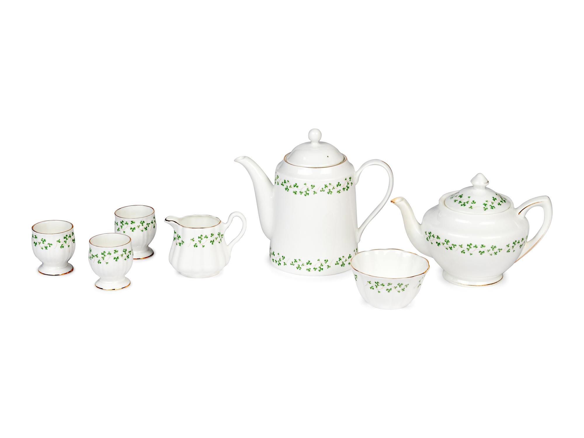 A Royal Tara Trellis Shamrock Porcelain Dinner Service