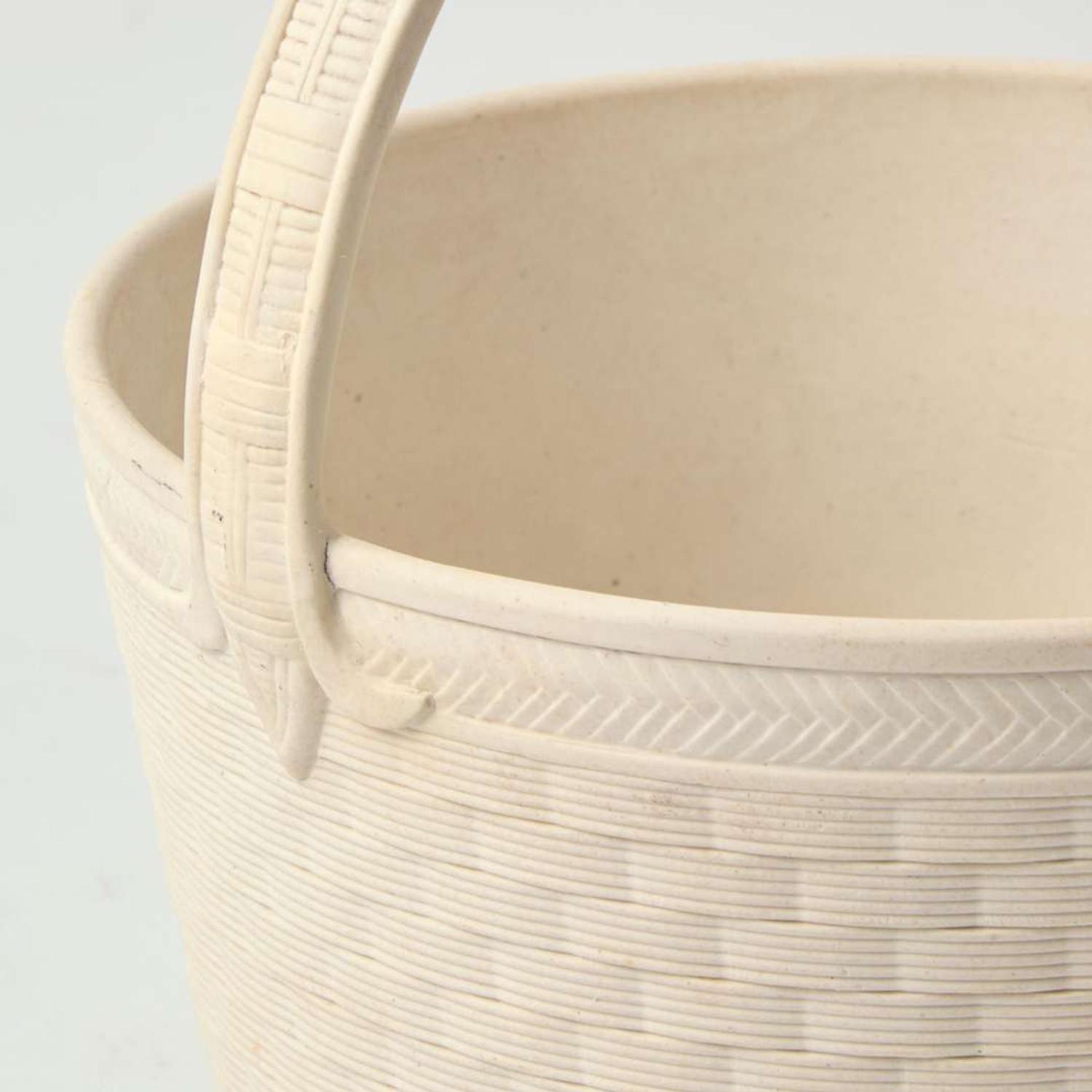 A Wedgwood White Stoneware Basket UK, circa 1800