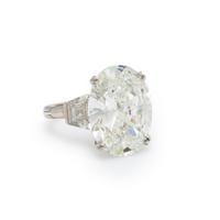 GRAFF, AN IMPORTANT OVAL DIAMOND RING