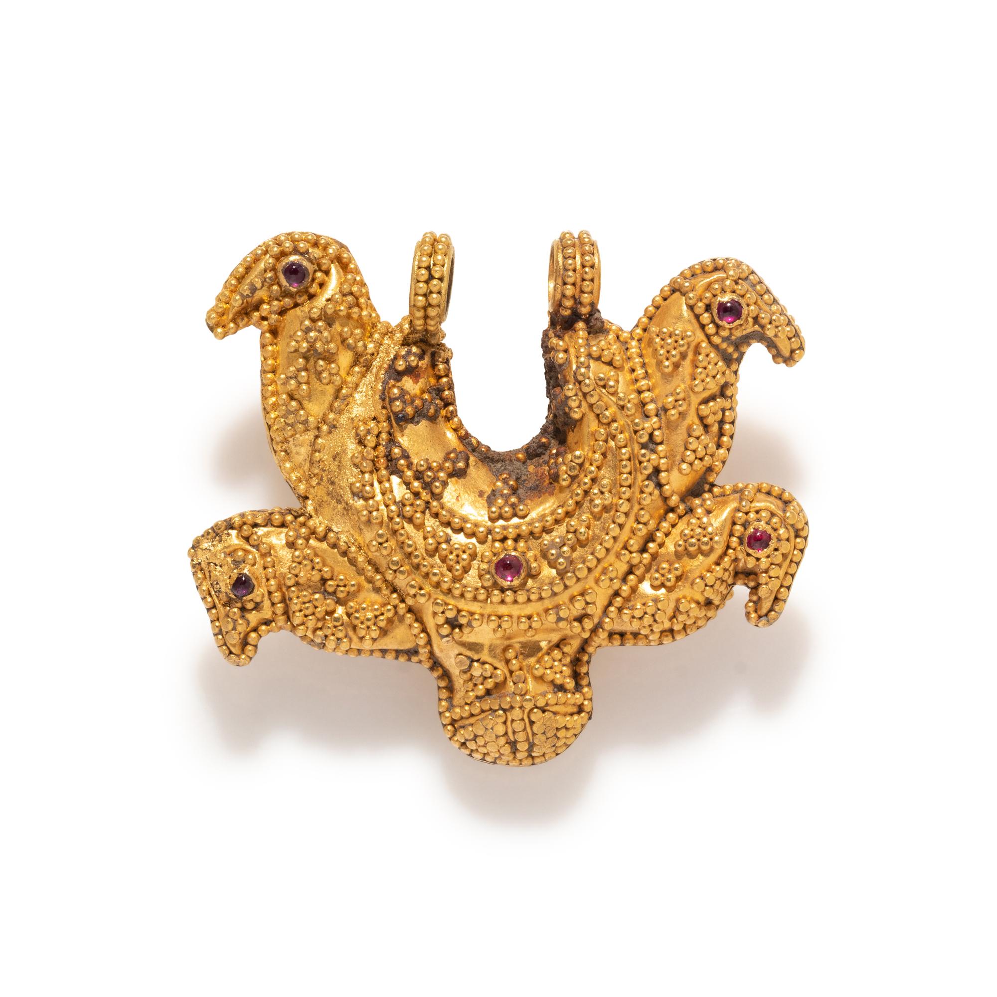 A Late Roman Gold and Garnet Pendant