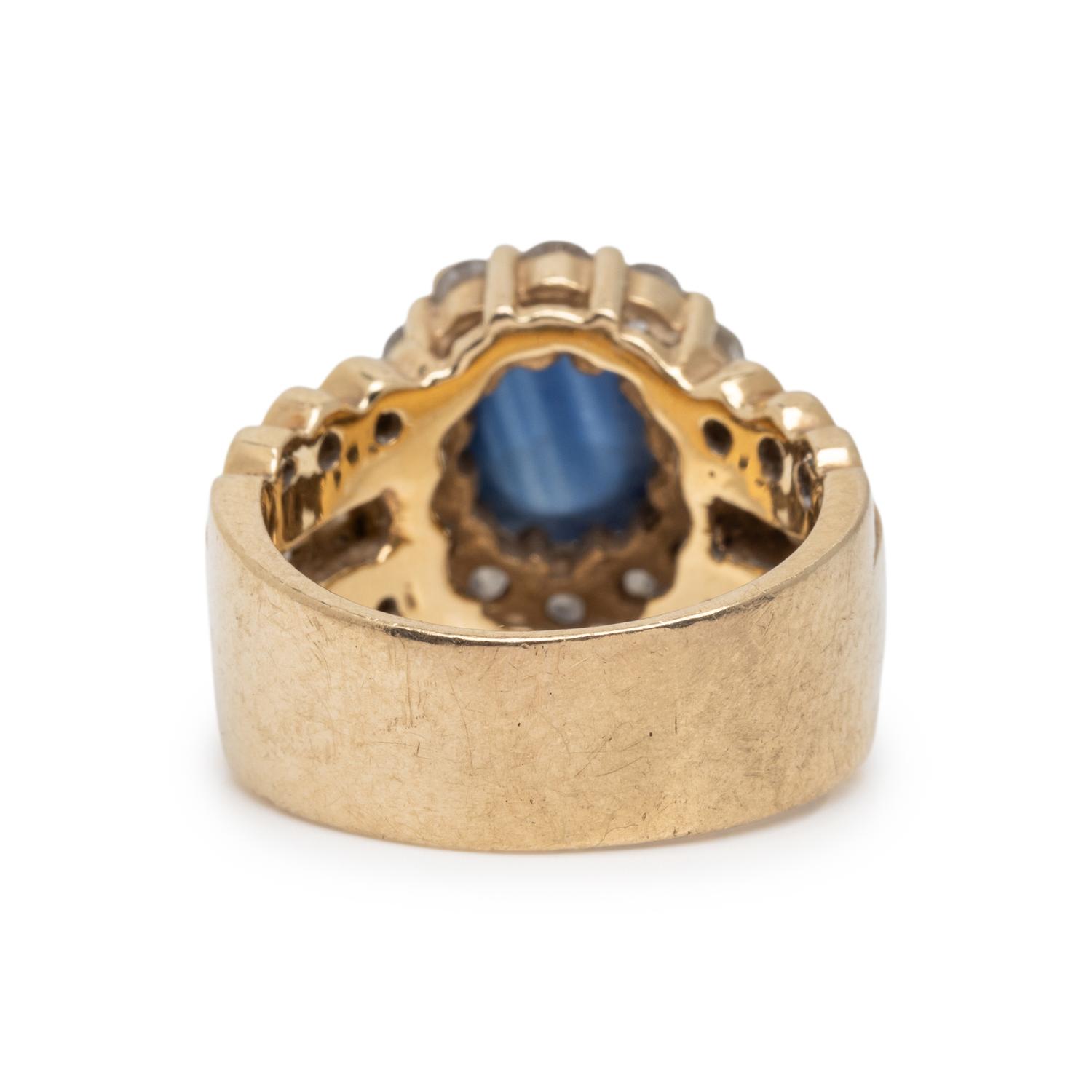 SAPPHIRE AND DIAMOND RING