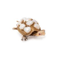 CULTURED BAROQUE PEARL TURTLE BROOCH