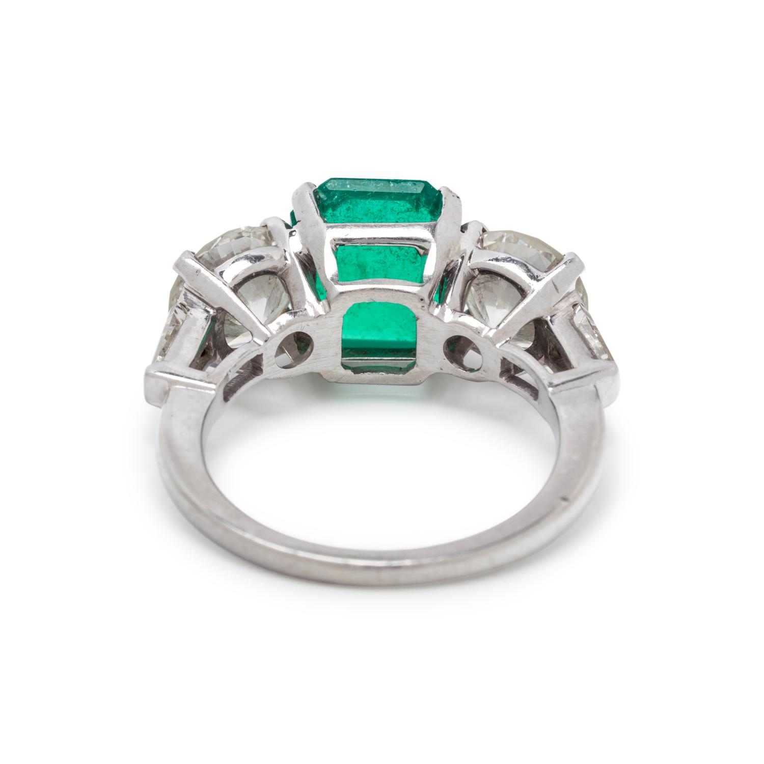 EMERALD AND DIAMOND RING