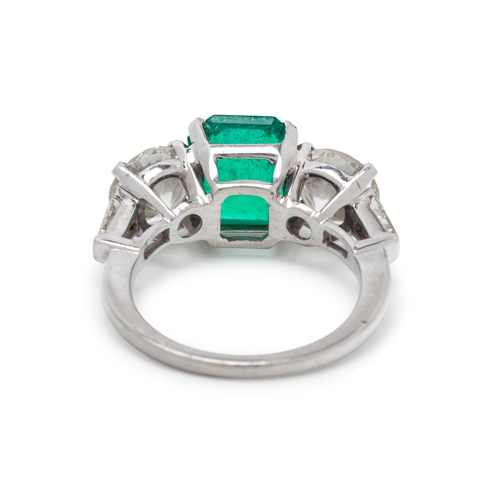 EMERALD AND DIAMOND RING
