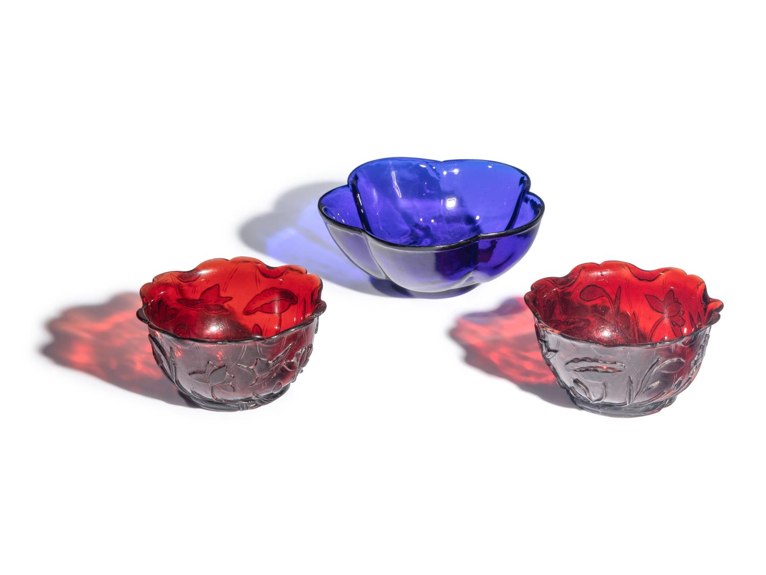 Three Chinese Colored Glass Bowls and a Ruby Glass Vase, 19th-20th Century 晚清-民國 寶石紅及 寶石 藍料器四件