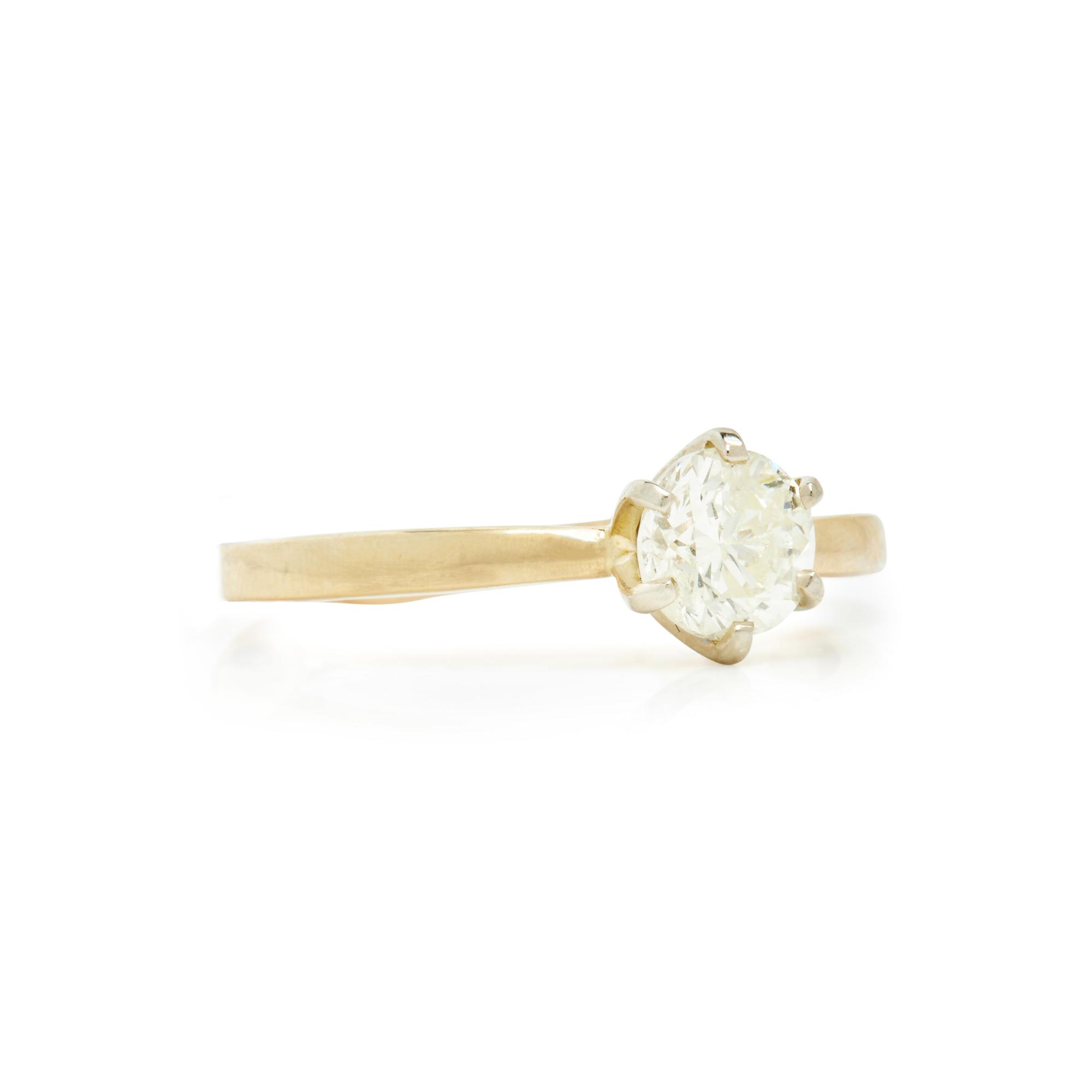 YELLOW GOLD AND DIAMOND RING