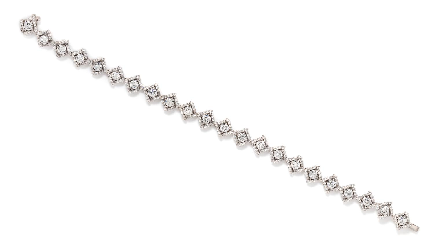 An 18 Karat White Gold and Diamond Bracelet, 9.65 dwts.