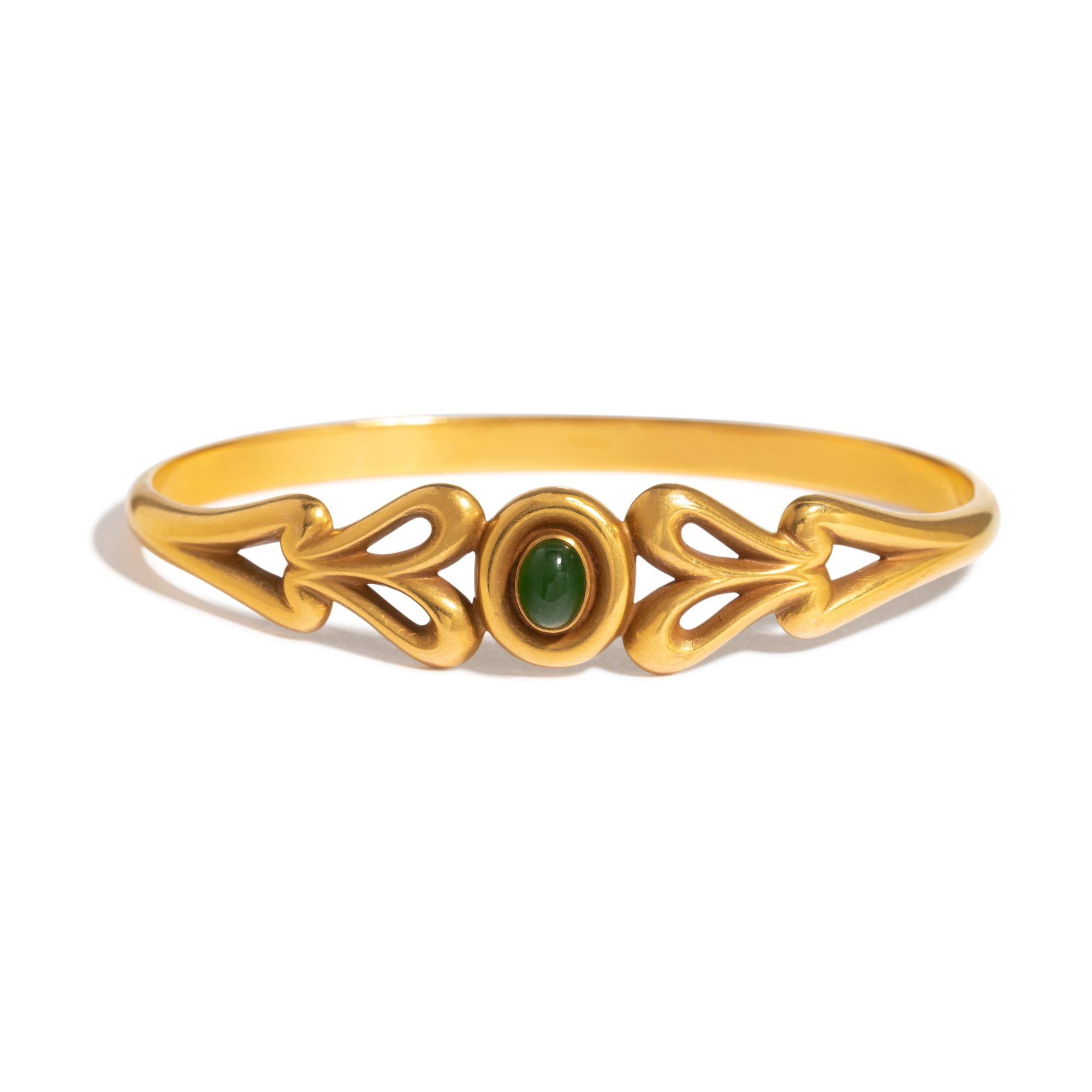 YELLOW GOLD AND JADE BANGLE BRACELET