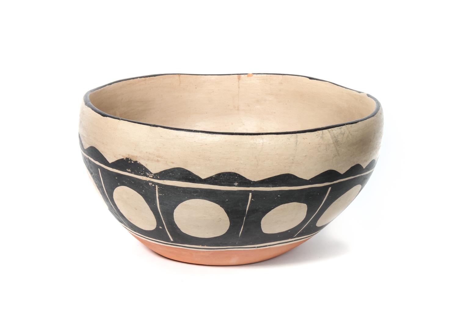 Santo Domingo Dough Bowl Diameter 15 1/2 inches