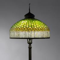 Curtain Border floor lamp