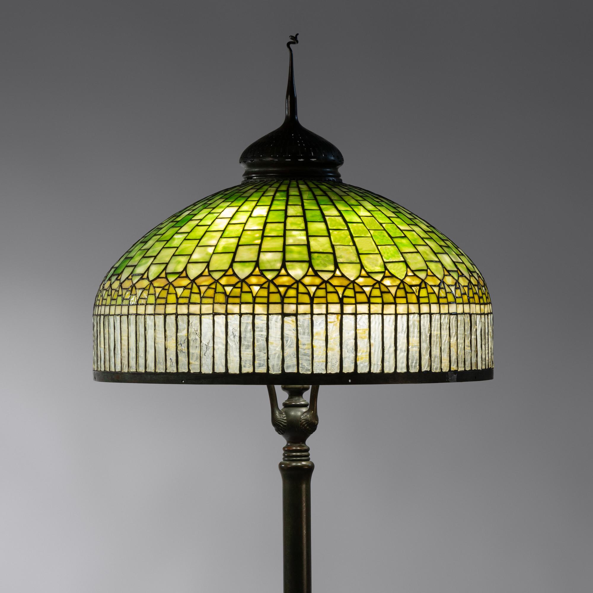 Curtain Border floor lamp