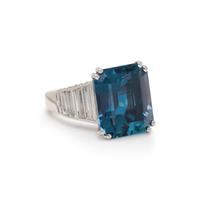WHITE GOLD, AQUAMARINE, AND DIAMOND RING