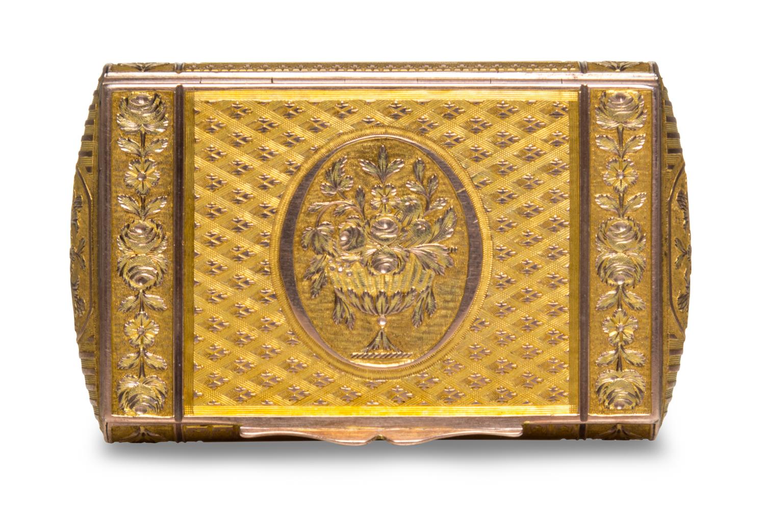 A Yellow Gold Patch Box, 19th/20th century, of rectangular form with rounded edges, the lid centered with an urn issuing flowers.