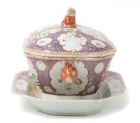 A Chinese Export Porcelain Tureen and Platter