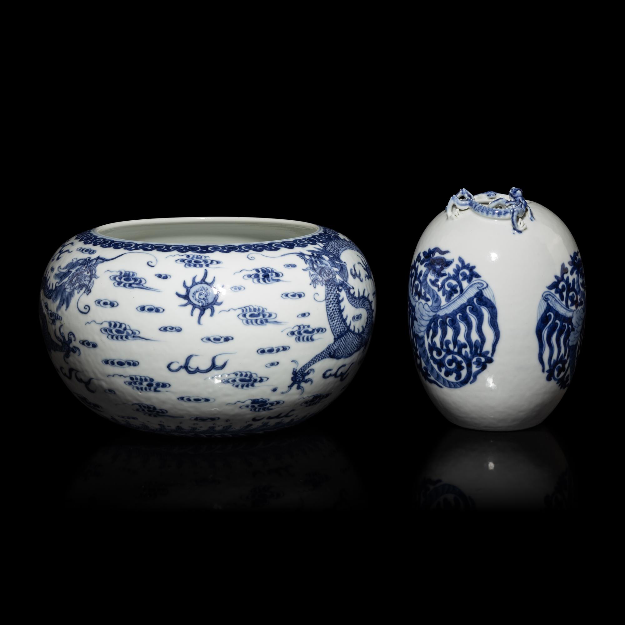 Two Chinese Blue and White Porcelain Globular Brush Washers, 20th Century — 近代 青花龍鳳紋水盂兩件