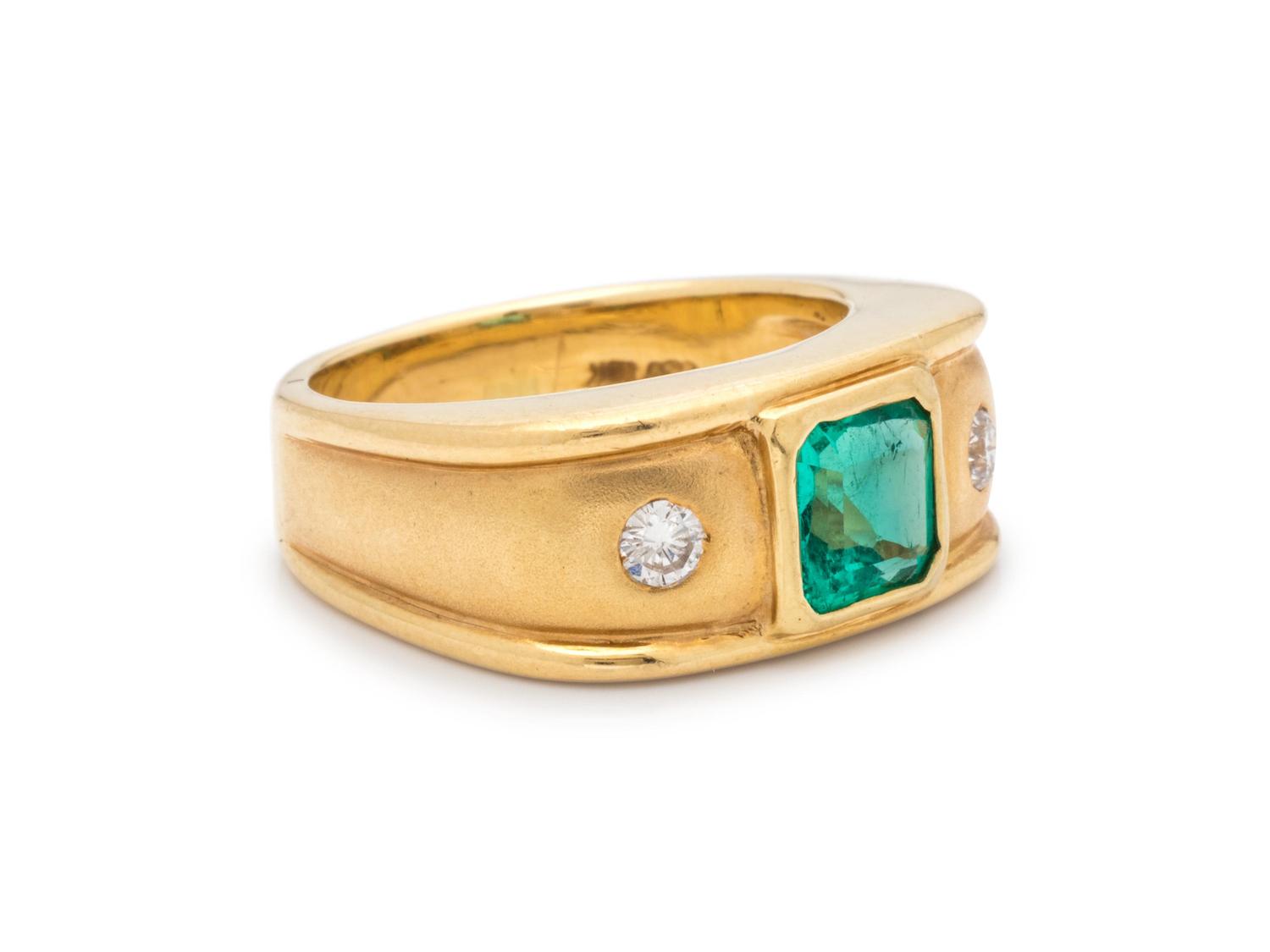 EMERALD AND DIAMOND RING