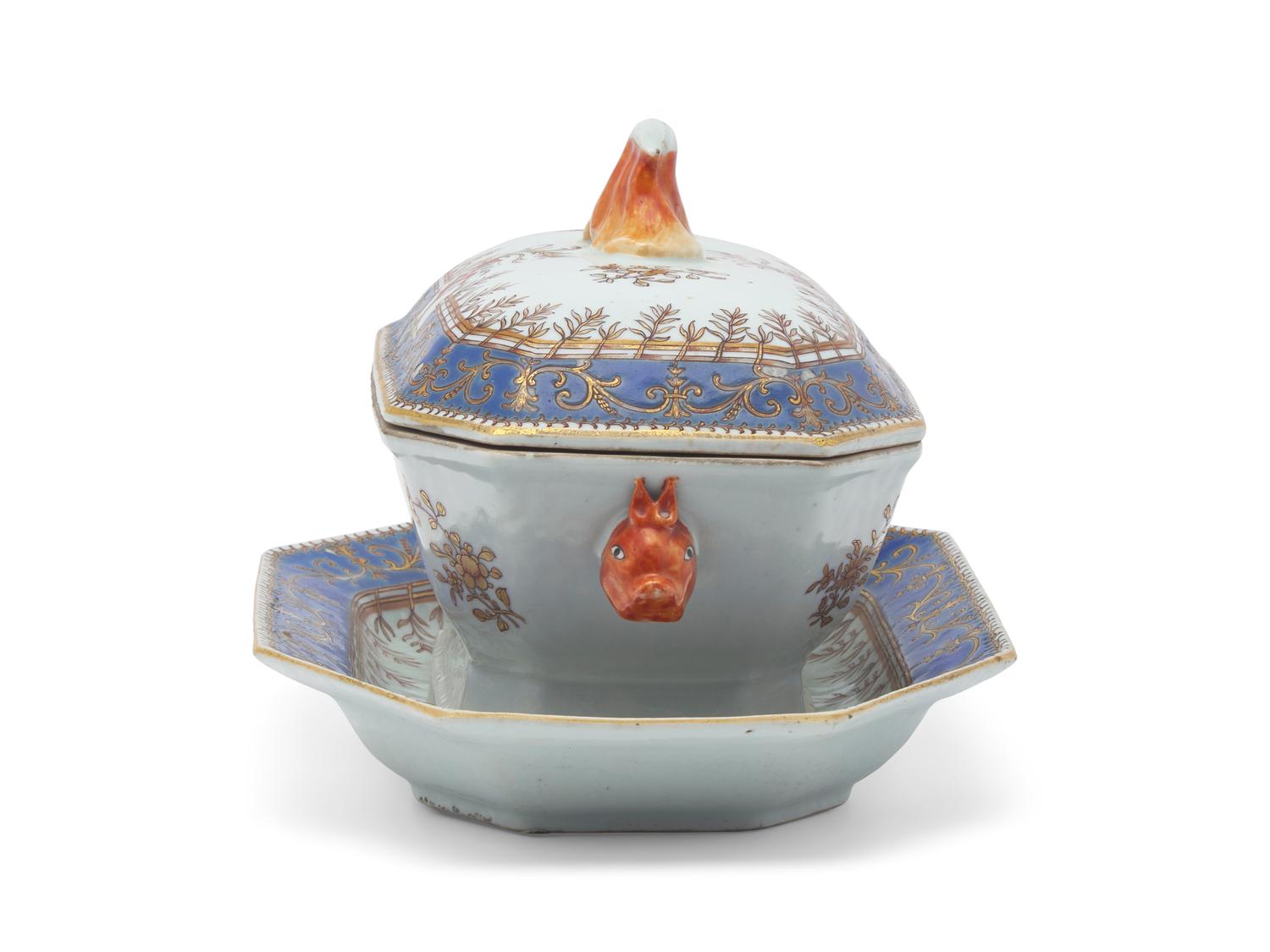 A Chinese Export Tureen, Cover and Stand, Late 18th to 19th Century