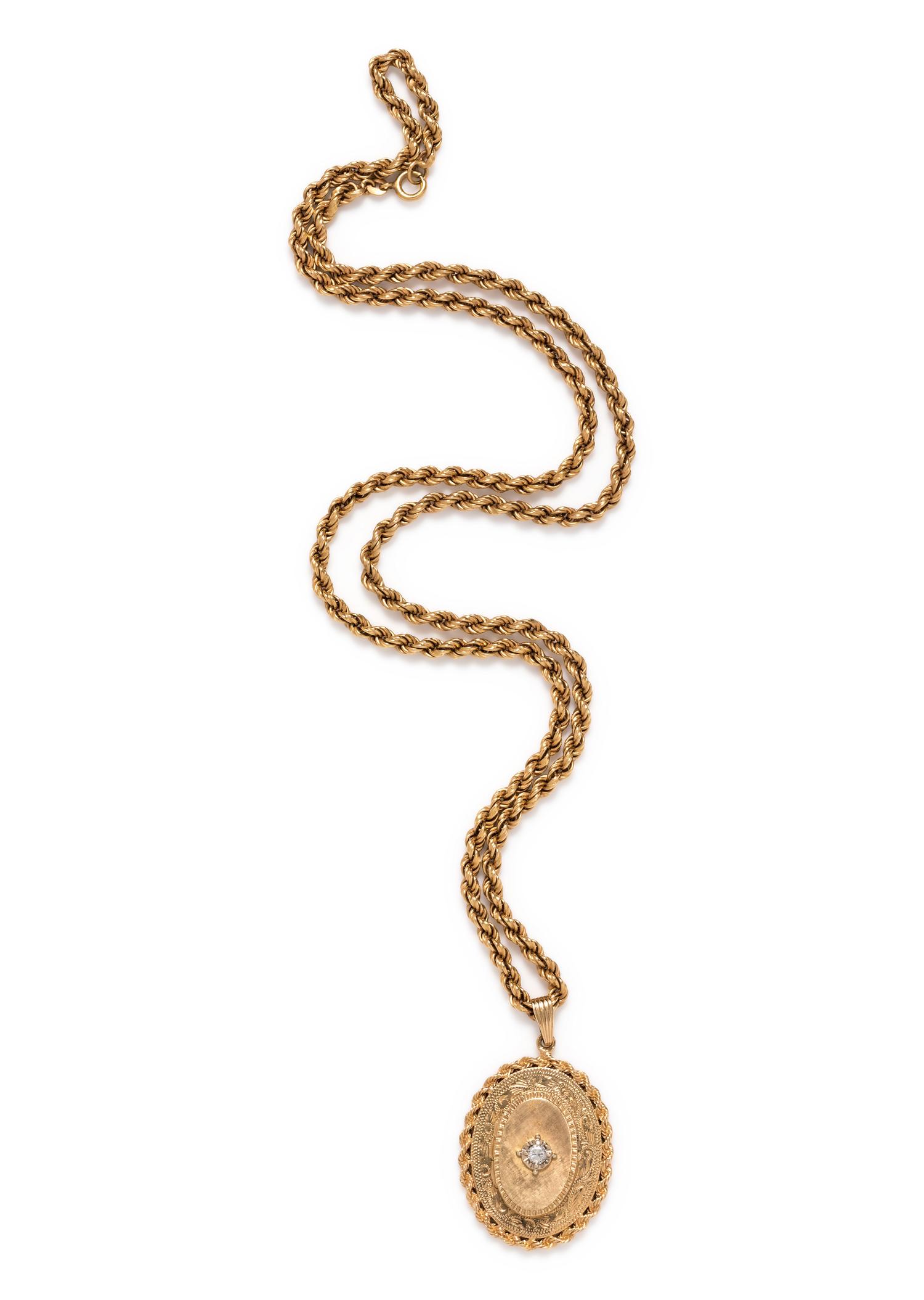 YELLOW GOLD AND DIAMOND LOCKET PENDANT/NECKLACE