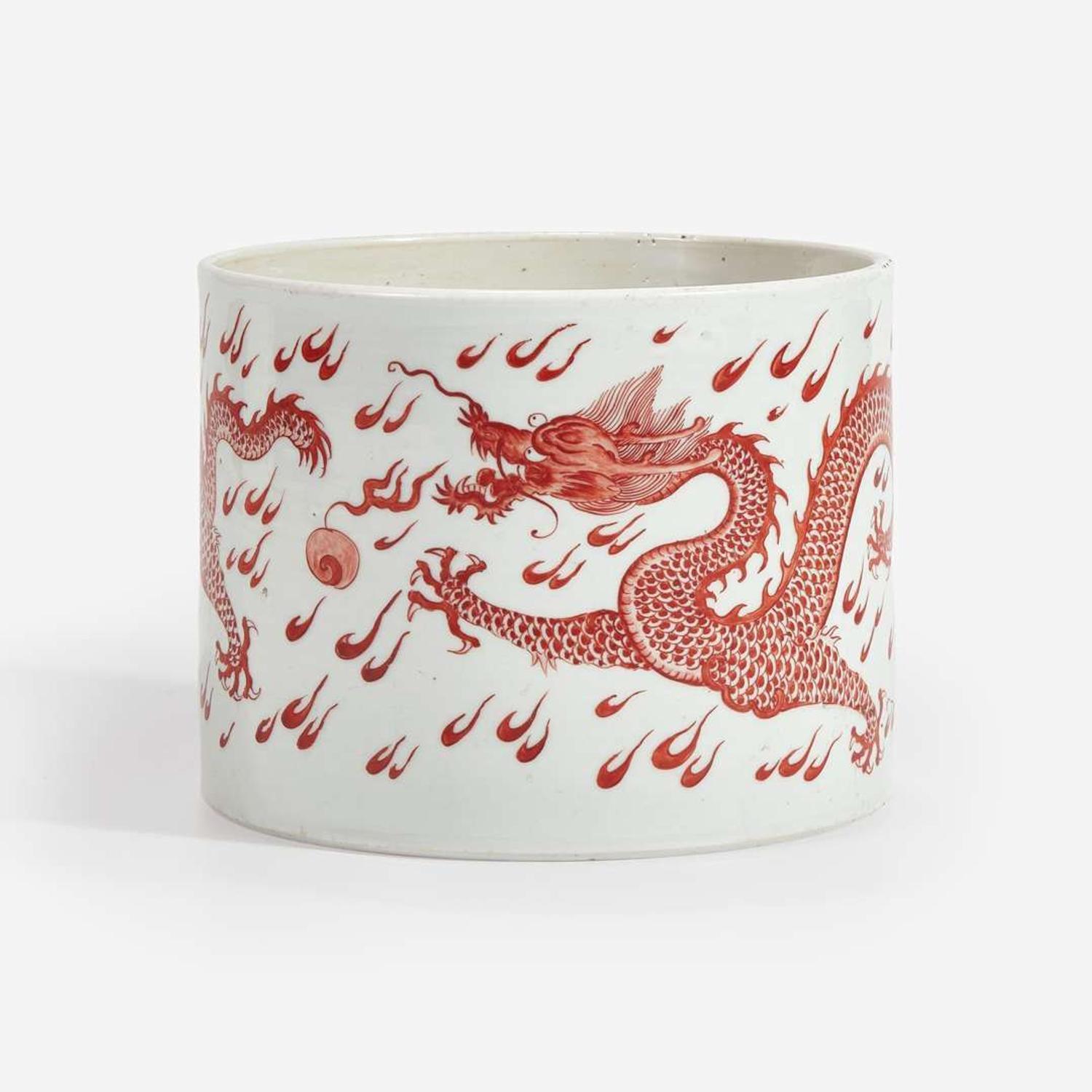 A Chinese iron-red decorated porcelain "Dragons" brush pot