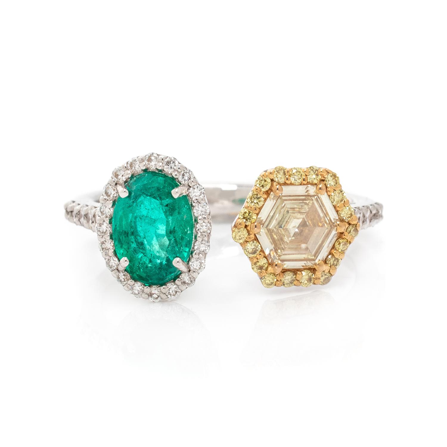 COLORED DIAMOND, DIAMOND, AND EMERALD TOI ET MOI RING