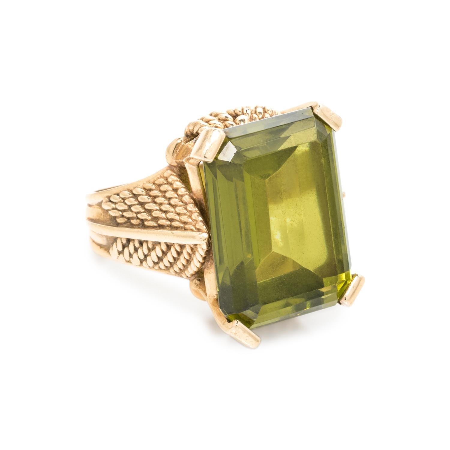 GREEN SYNTHETIC SPINEL RING