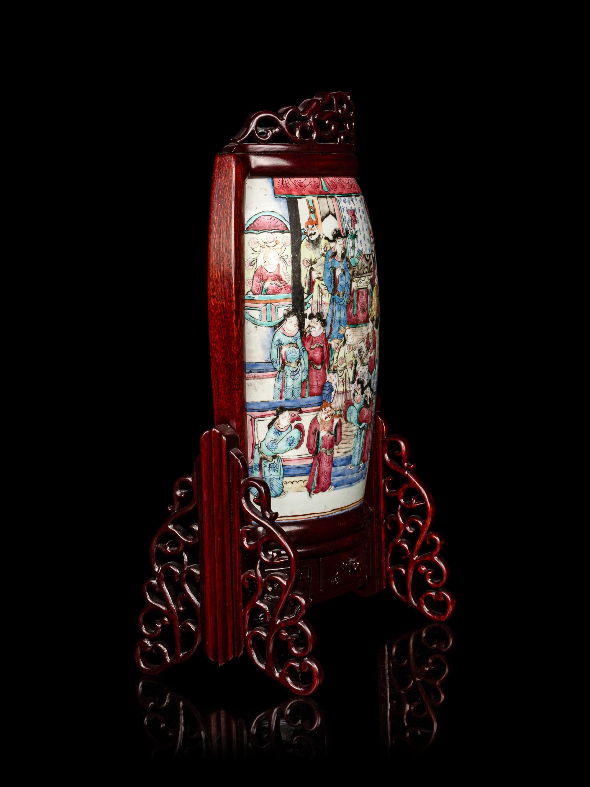 A Chinese Famille Rose Porcelain Plaque Mounted Table Screen