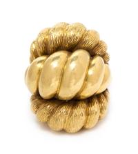 An 18 Karat Yellow Gold Bombe Ring, Garavelli Aldo, 34.30 dwts.