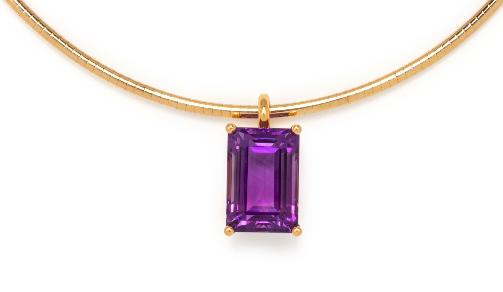 YELLOW GOLD AND AMETHYST PENDANT/ NECKLACE