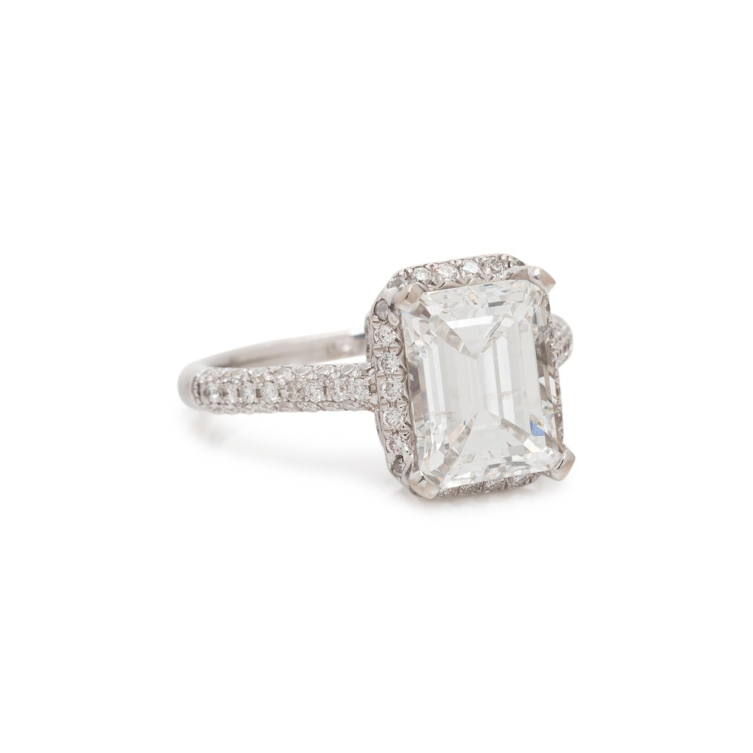 DIAMOND RING